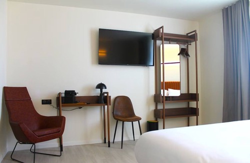 Signes House | Family Friendly units w/pool near local attractions and Nature parks | 2 Units