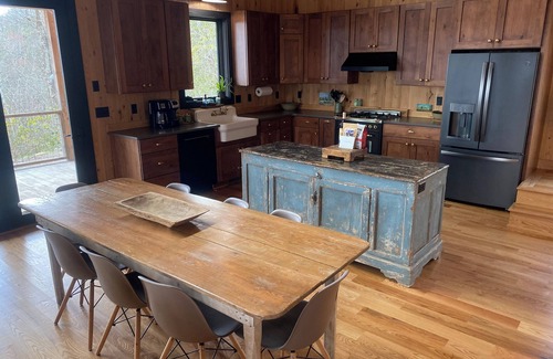 Black Mountain House | Family friendly modern cabin with extensive Mountain Views