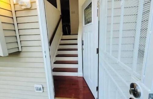 Fairmount Heights House | Family friendly-4Bedroom house, free 2 car driveway/street parking DC &VA acess.