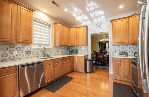 Rio House | Family-friendly single home/Walking distance to shopping center and restaurants