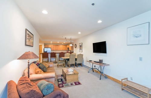 Mountain Village Condo | Family-Friendly 2-Bedroom Condo in Mountain Village With Pool View
