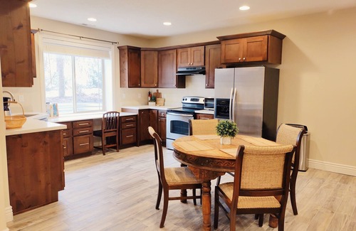 Pleasant Grove House | Family friendly home close to ski resorts, mountains, lakes, BYU, and UVU
