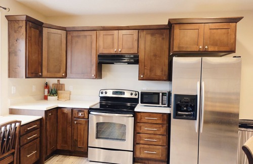 Pleasant Grove House | Family friendly home close to ski resorts, mountains, lakes, BYU, and UVU
