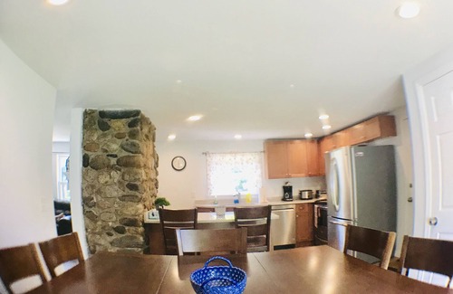 Kenyon House | Family Friendly get away by the coast with the pool to relax at in the evening