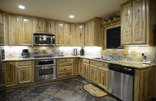 Pioneer Trail House | Family Friendly, Luxury, Private, Hot Tub & AC