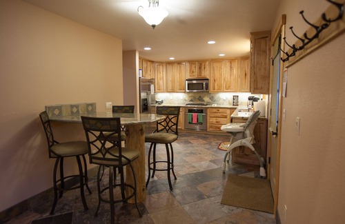 Pioneer Trail House | Family Friendly, Luxury, Private, Hot Tub & AC
