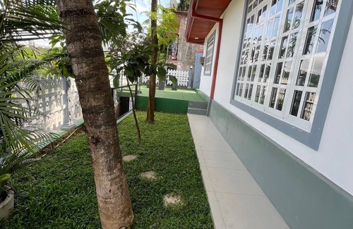 Katugastota Villa | Family-friendly Villa with Mountain view in Kandy