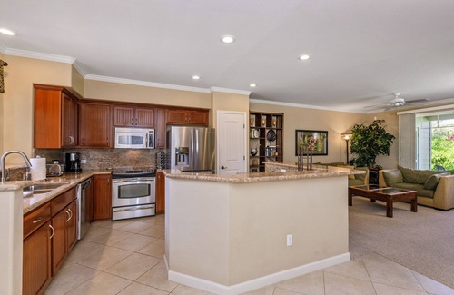 Waikoloa Condo | Family-friendly Waikoloa Beach Villa C2 next to pool; walk to beach!