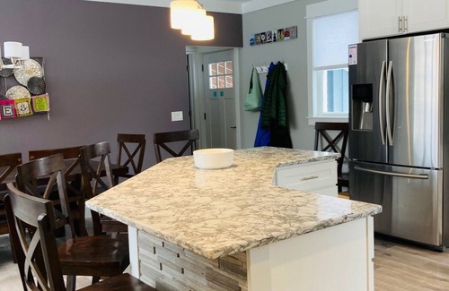 Leland House | Family friendly! Walk to Fishtown, beaches, shops and restaurants.