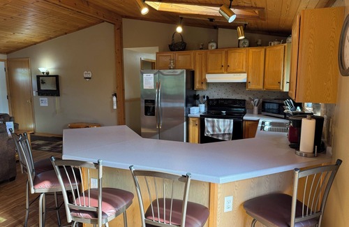 Tomahawk House | Family-friendly! Walking distance to food, shopping, rentals, boat landing.