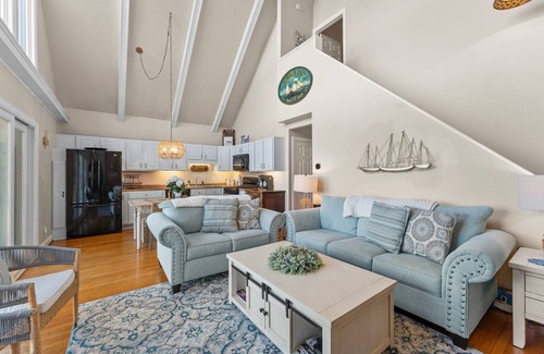 Topping House | Family Friendly Waterfront Home - Private Dock, Kayaks, Fire Pit, Grill, Deck