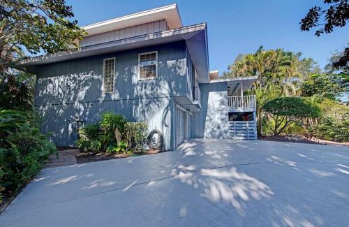 Bay Isle House | Family friendly with large pool