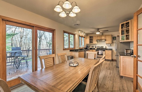 Woodbury House | Family-Friendly Woodbury Home with Yard + Deck!