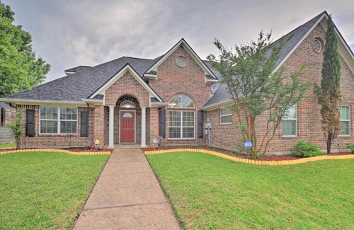 Woodway House | Family-Friendly Woodway Home with Private Yard!