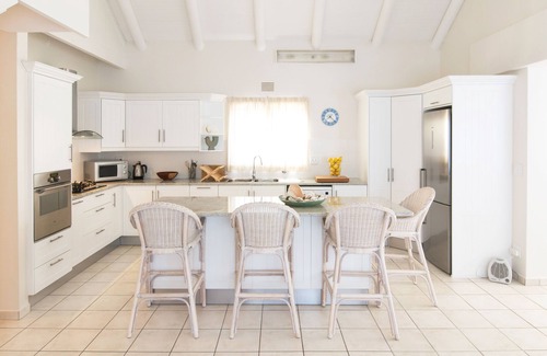 Plettenberg Bay Apartment | Family-friendly tranquil house Plettenberg Bay area. 400m from stunning beach.