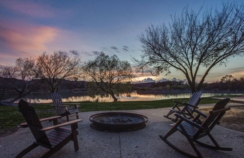 Dennis House | Family/Friends Getaway On The Brazos River