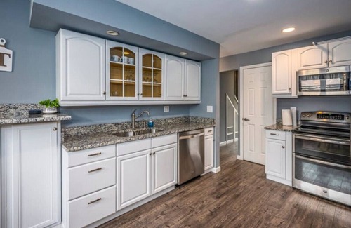 Dayton House | Family & Friends in Heart of Centerville 5bd/3ba