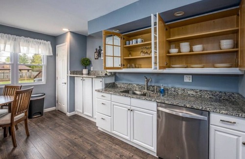 Dayton House | Family & Friends in Heart of Centerville 5bd/3ba