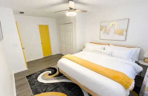 Kennesaw House | Family/Friends magical getaway Retreat with Hottub