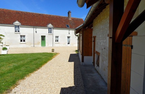 Vicq-sur-Nahon Cottage | Family & Friends Retreat: Near Loire Castles, ZooParc de Beauval, Spacious Garden, Sleeps 12
