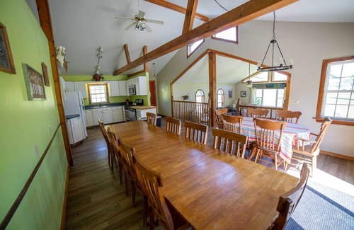 Ellicottville Ski Chalet | Family & Friends Retreat w/HotTub, Amazing Views, 5 big bedrooms & 14 acres