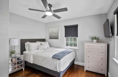 McGuire House | Family Fun! 2 Story Oasis and Pup Retreat Near RVA!