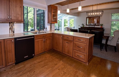 Benton Harbor House | Family fun 5BR w/Lake Michigan views and beach. Close to St. Joe/golf/wine