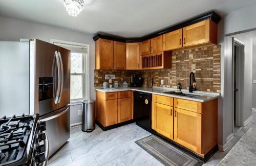 Charlotte Apartment | Family Fun Apt! Kid Friendly Loft, Coffee, Popcorn, Snowcones, Games, Poker