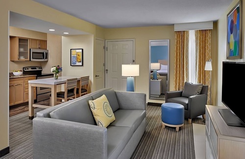 Middleburg Heights Hotel | Family fun at Cuyahoga County Fairgrounds! 2 Pet-friendly Units W/FREE Parking
