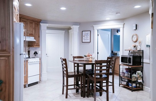 Brigham City Bed & Breakfast | Family FUN at the Homestead with Pool, Ping Pong, Karaoke and more!