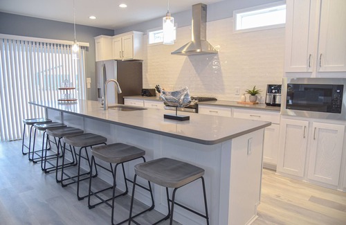 Long Neck House | Family fun-beach, marina, pools, pet friendly!