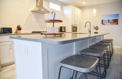Long Neck House | Family fun-beach, marina, pools, pet friendly!