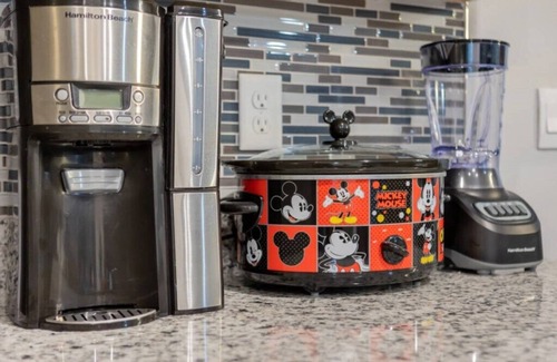 Loughman House | Family Fun Disney & Universal Themed Villa w/pool