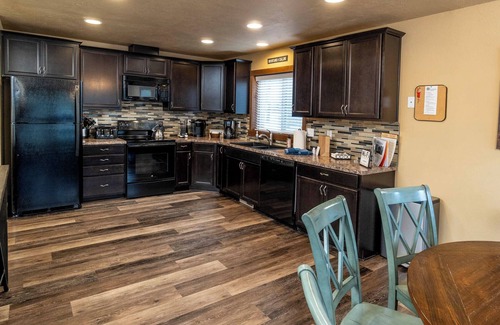 Sunriver House | Family fun for all ages. Hot Tub, Bikes, Arcade, Private, Pets ok, SHARC, AC.
