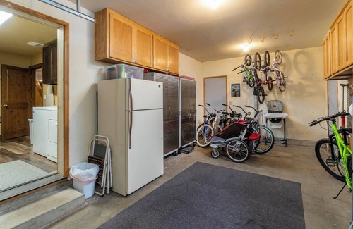 Sunriver House | Family fun for all ages. Hot Tub, Bikes, Arcade, Private, Pets ok, SHARC, AC.