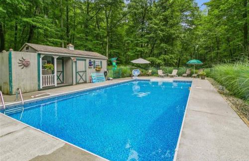 Warwick Villa | Family Fun Getaway near Cascade Lake in Warwick NY