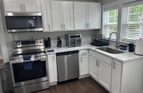 Greensboro House | Family Fun Home 2 Bedroom 1 Bathroom close to Downtown Greensboro
