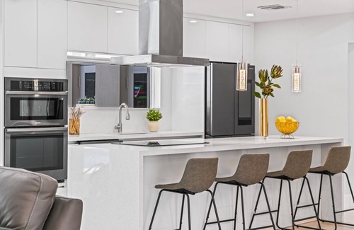 Miami Gardens House | Family Fun House w/Pool, Games, Sports & BBQ