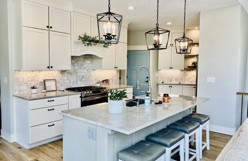 Panora House | Family fun in brand new lake front home on beautiful Lake Panorama