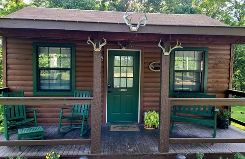 Harriet Cabin | Family fun! Minutes from the Buffalo River! Floating/Hiking/Fishing/Star Gazing