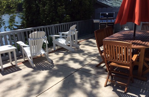 Plymouth House | Family Fun on Crystal Lake Island - minutes to Road America, hiking, PGA Golf