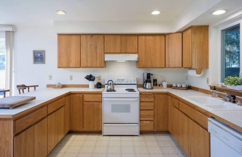 Doe Bay House | Family Fun, Private, Close to Trails, Lakes, Beaches, Resorts