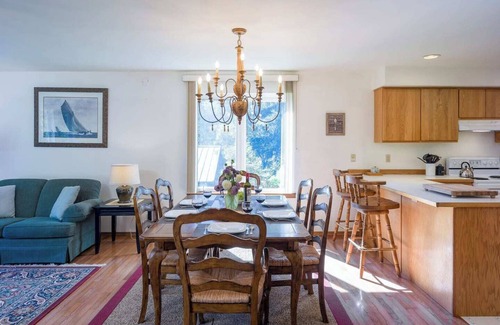 Doe Bay House | Family Fun, Private, Close to Trails, Lakes, Beaches, Resorts