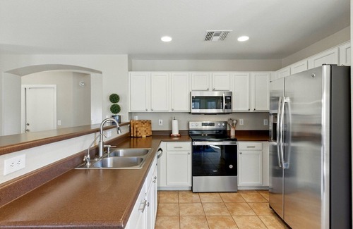Centerra House | Family Fun & Relaxation - Goodyear Getaway near golf, spring training, stadium