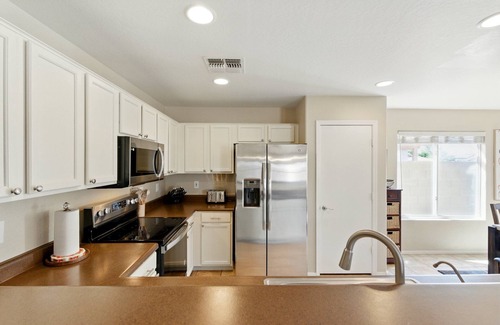 Centerra House | Family Fun & Relaxation - Goodyear Getaway near golf, spring training, stadium