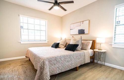 Lakewood House | Family Fun Retreat - Heated Pool & Arcades