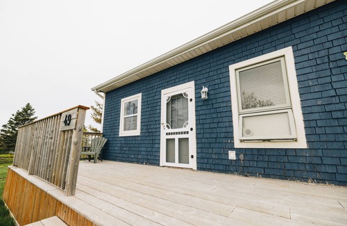 Summerside House | Family Fun Retreat: Modern 2BR Cottage near Cavendish Beach, Shops & Attractions