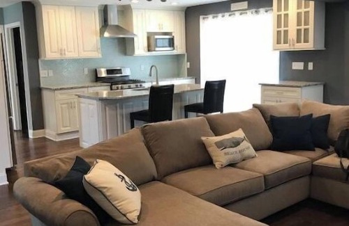Point Pleasant Beach House | Family Fun Home. 5 Bedroom & Inground Pool ! n4 blocks from the Beach !