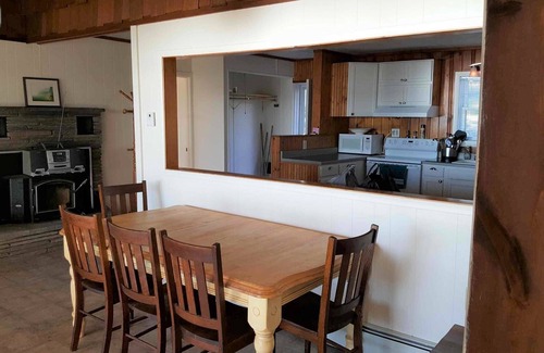 Romulus House | Family fun, wine tours and beautiful sunsets