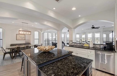 Briarcliff House | Family Game room Hot Tub Dock fish/swim LakeTravis